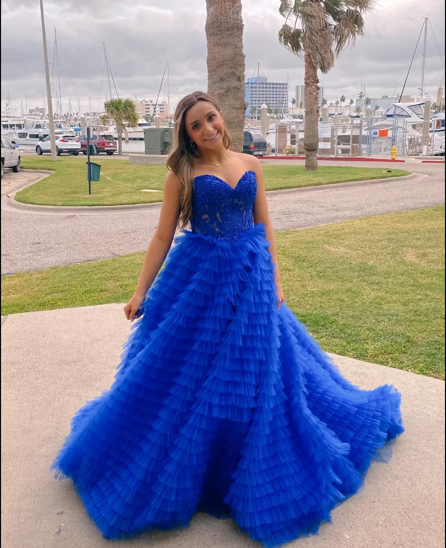 Sweetheart Sleeveless Appliques Sheer Tiered A-Line Prom Dress