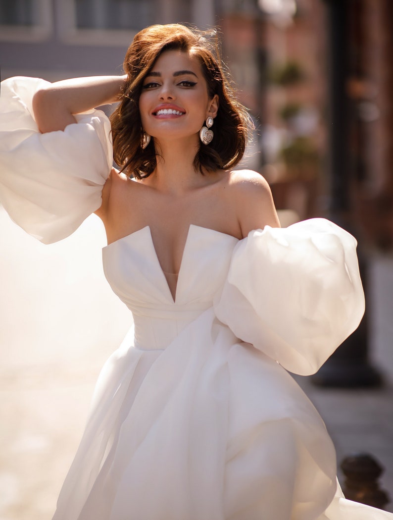 bride bridal long ivory organza boho sexy wedding dress summer off white detachable sleeve beach train bohemian light open wedding modern