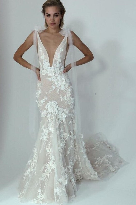 V-neck Wedding Dresses with Floral Lace Appliques