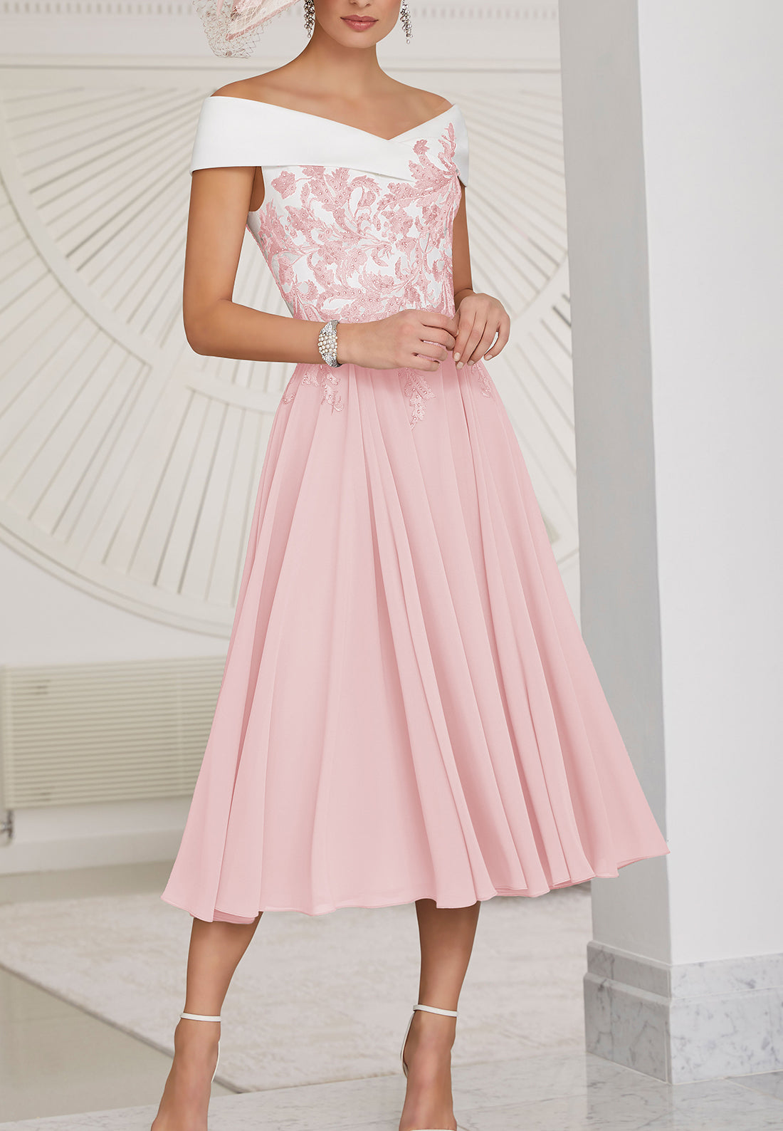 Off-Shoulder Strapless Appliques Pleated A-Line Mother of Bride Dress