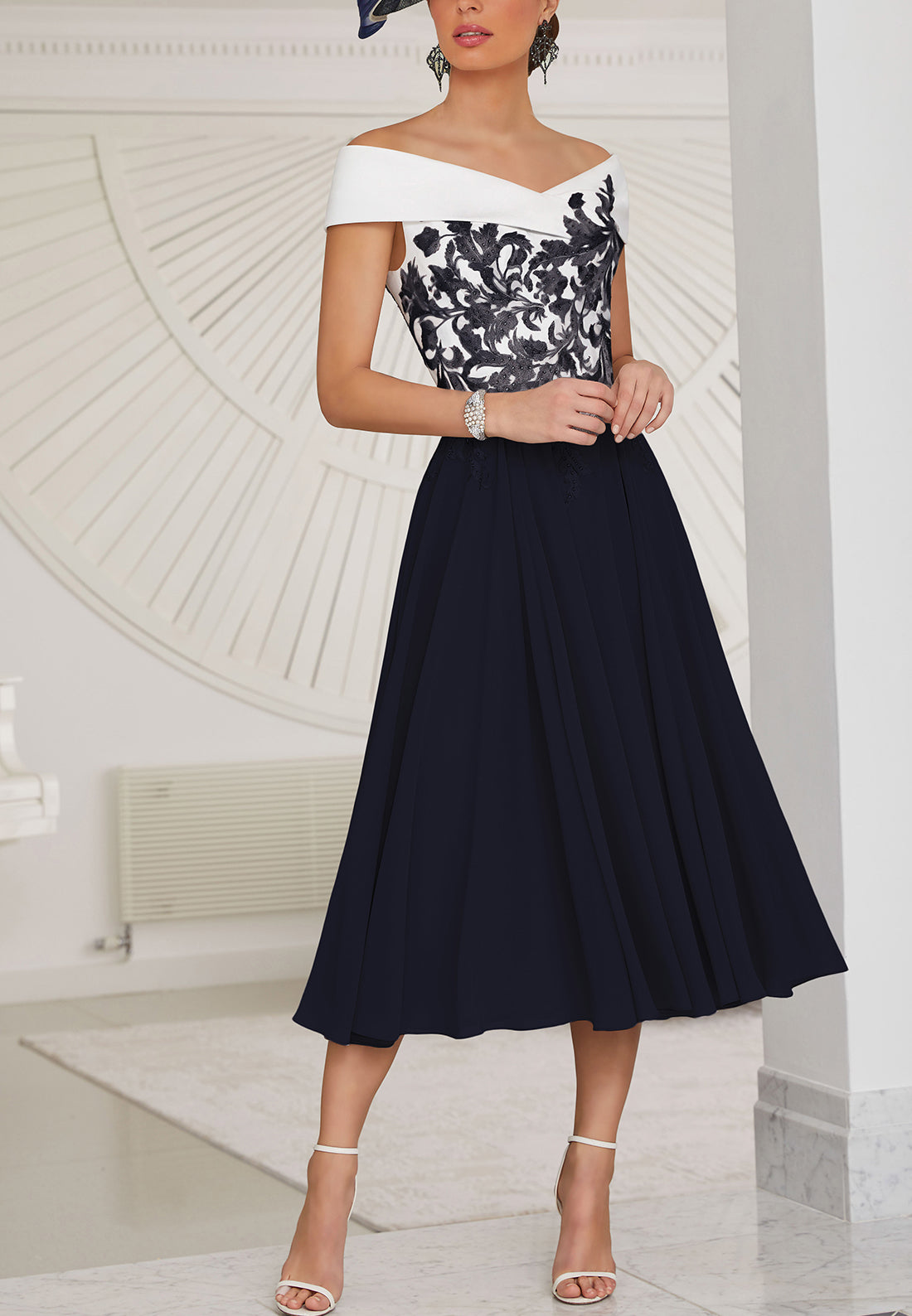 Off-Shoulder Strapless Appliques Pleated A-Line Mother of Bride Dress