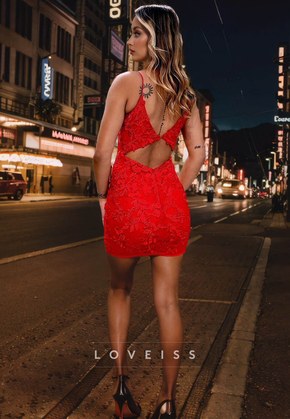 V-Neck Sleeveless Appliques Sheath Short Homecoming Dress
