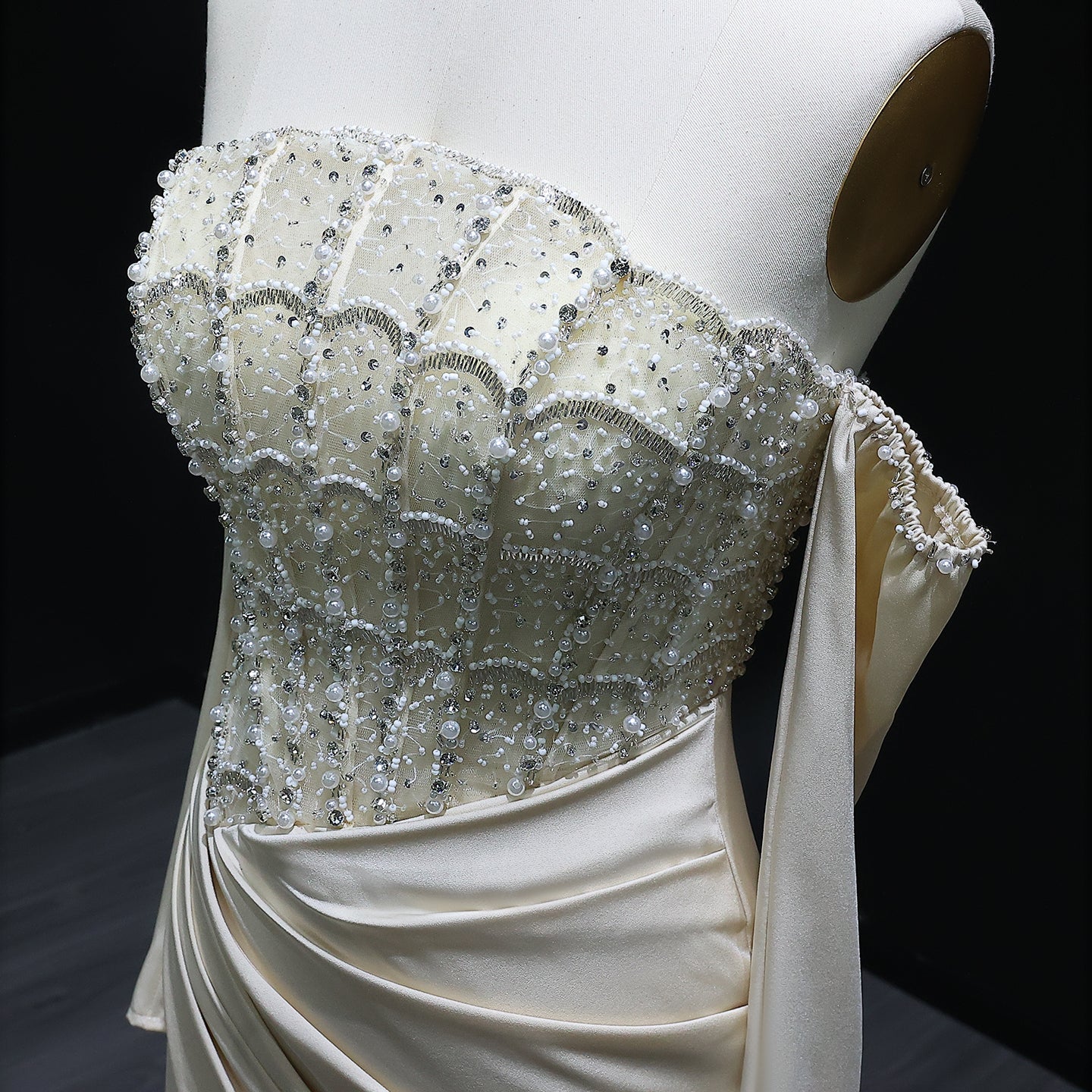Luxury Mermaid White Evening Dress with High Slit