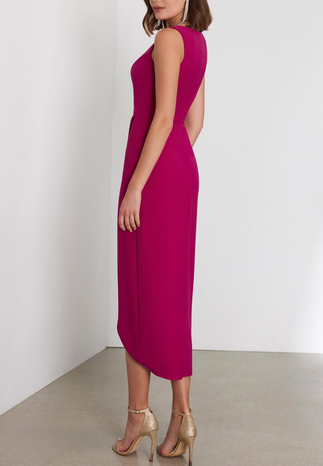 V-Neck Sleeveless Sleek Satin Tea-Length Elegant Mother of the Bride Dress