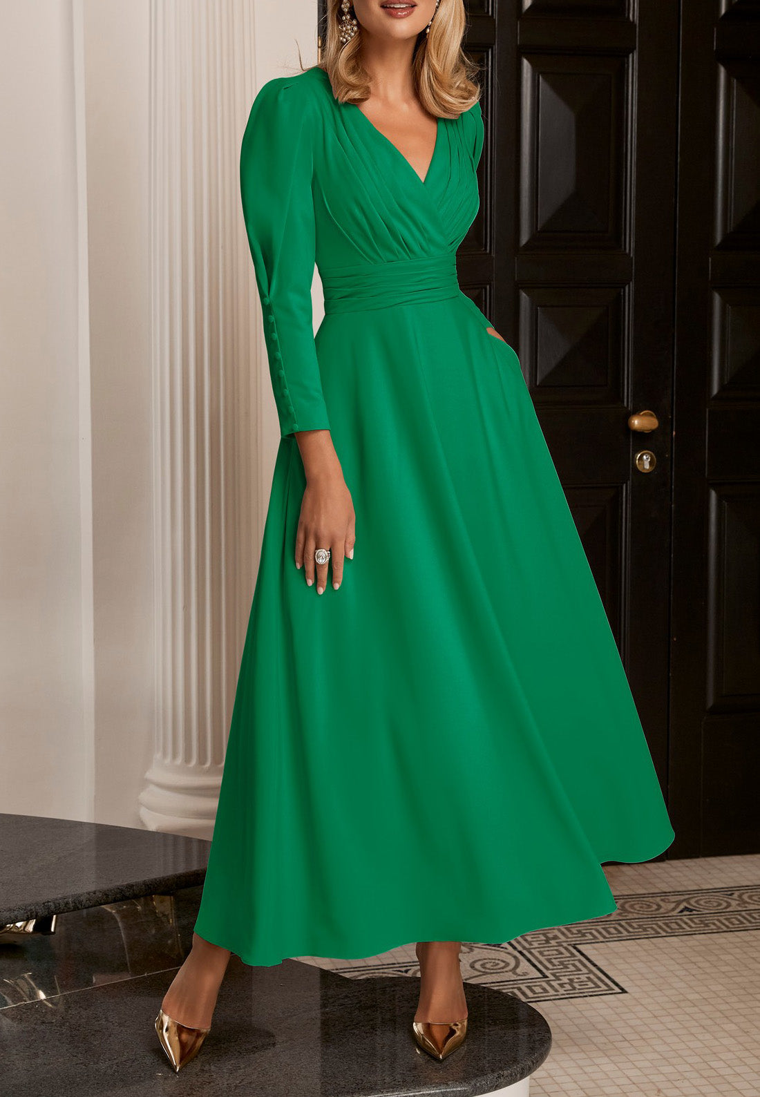 V-Neck Long Sleeves Pleated A-Line Chiffon Mother of Bride Dress Cocktail Dress