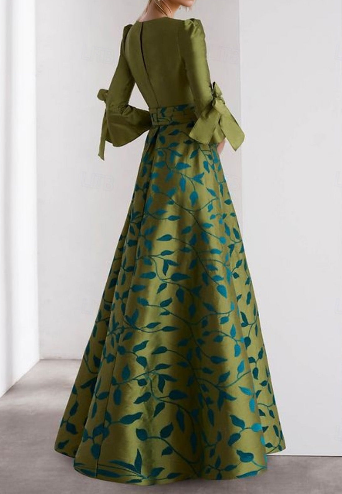A-Line Evening Gown Elegant Dress Formal Wedding Floor Length 3_4 Length Sleeve