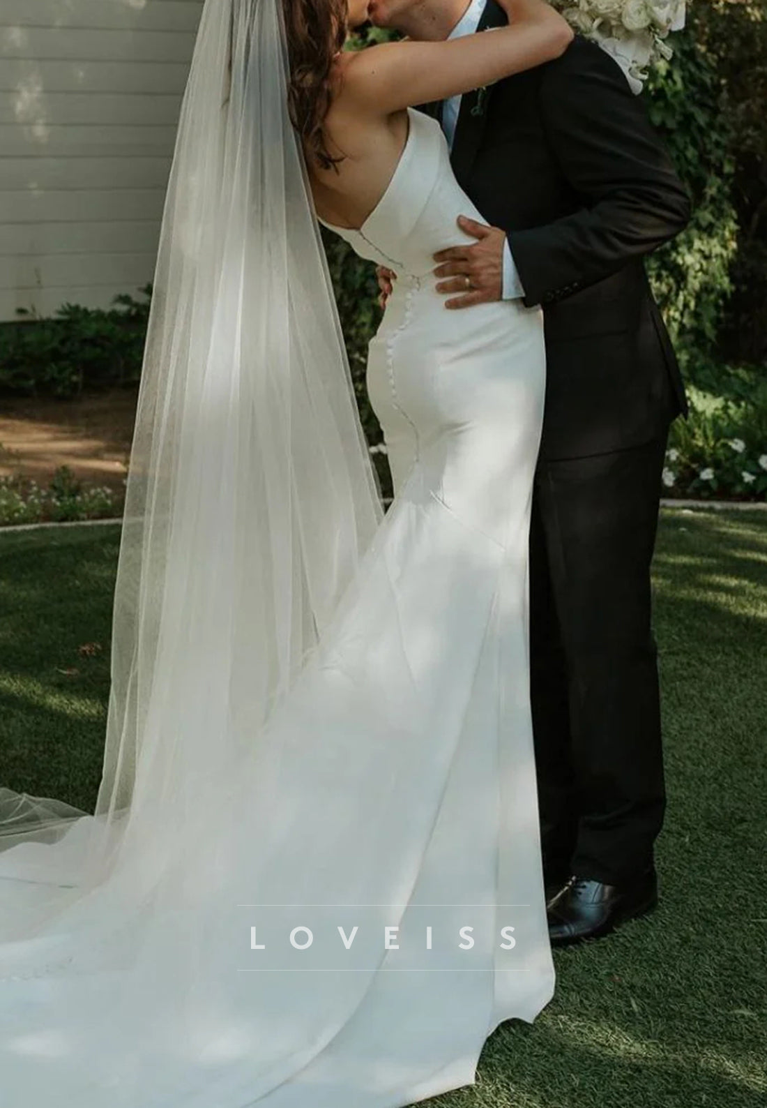 Beautiful Mermaid Strapless White Wedding Dress with Button Up