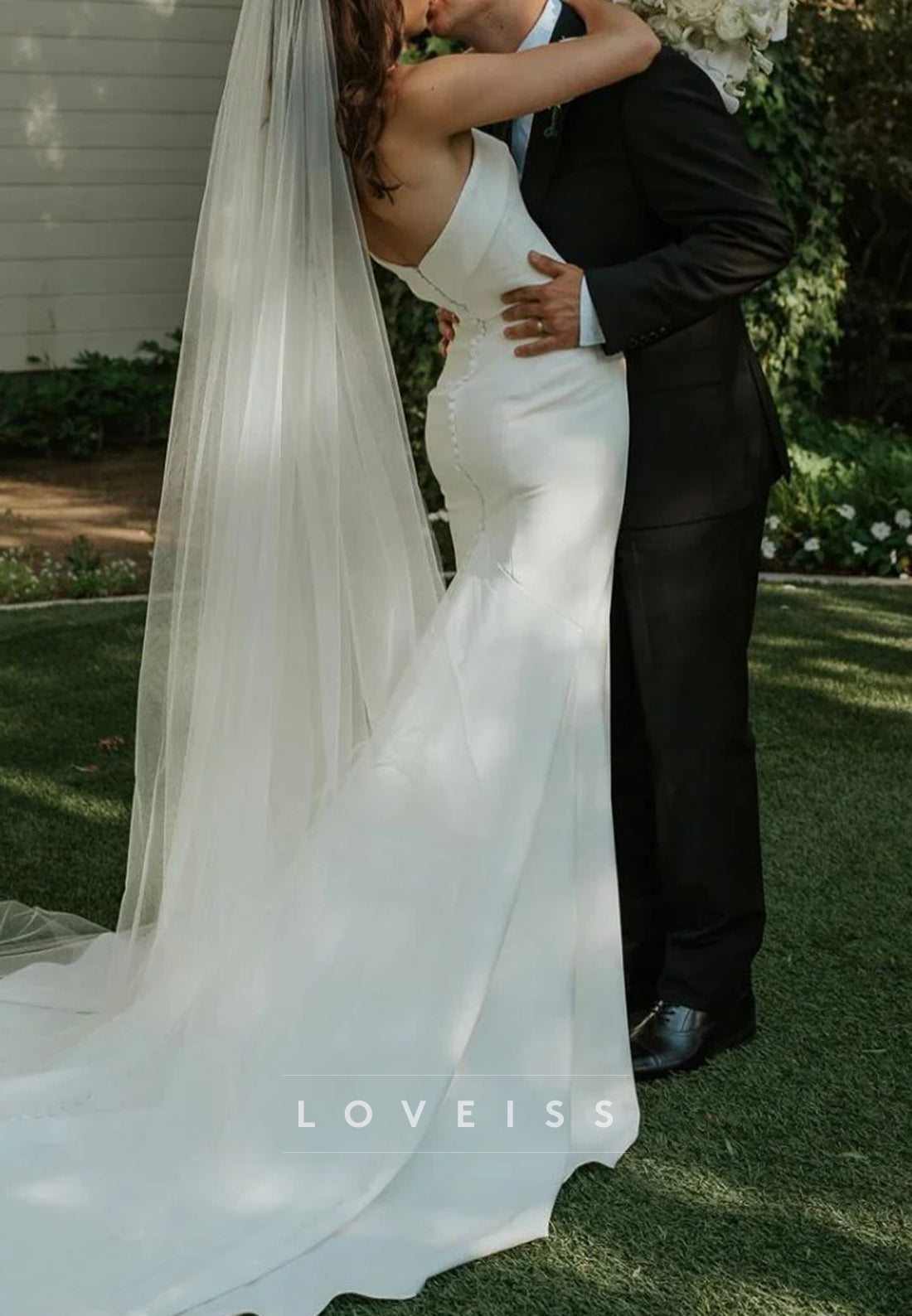 Beautiful Mermaid Strapless White Wedding Dress with Button Up