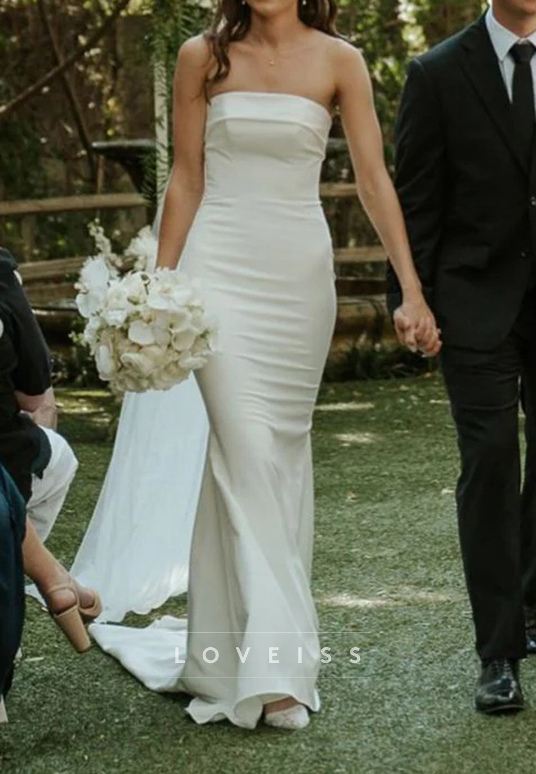 Beautiful Mermaid Strapless White Wedding Dress with Button Up