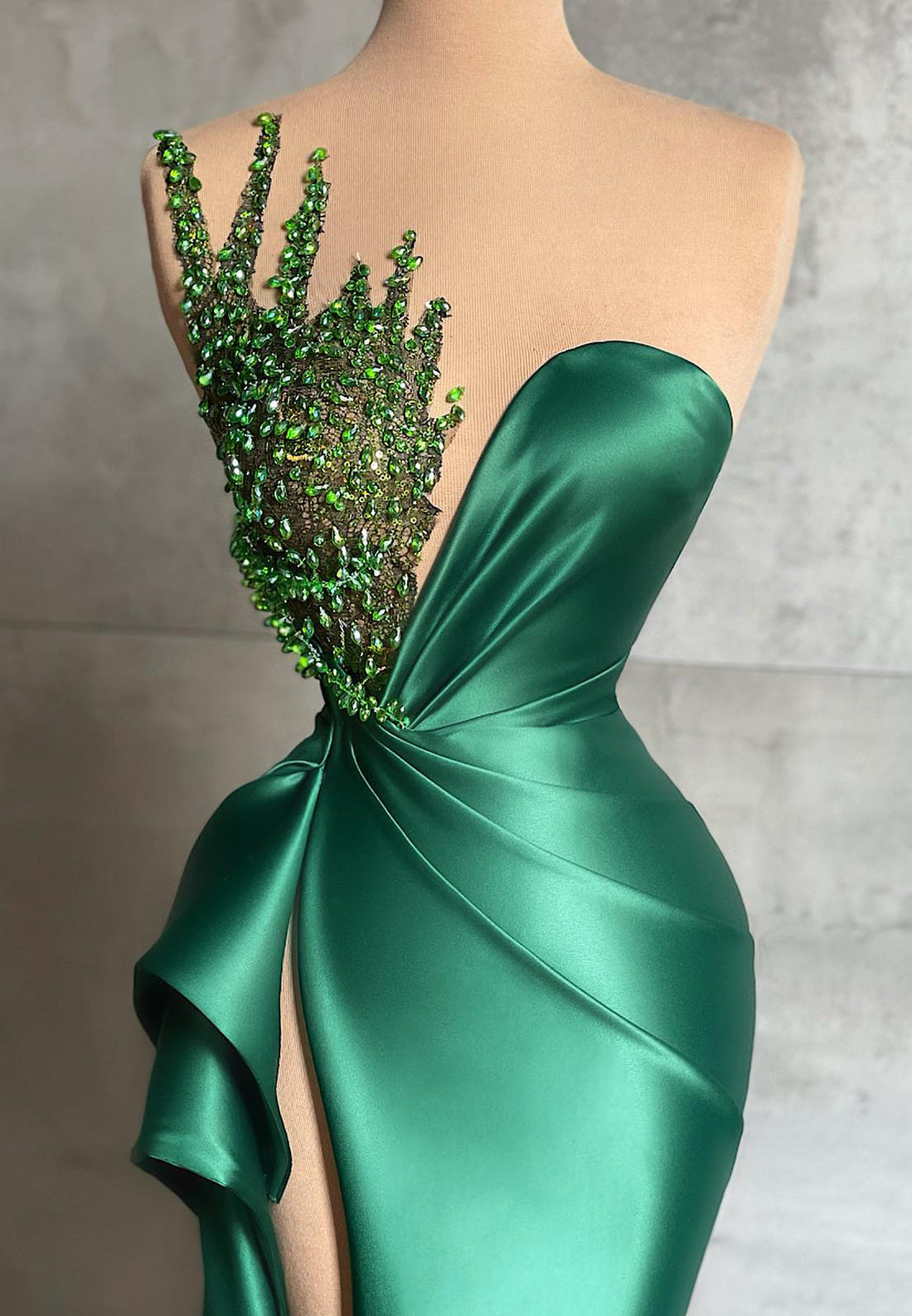 V-Neck Sleeveless Appliques Ruched High Slit Mermaid Prom Dress