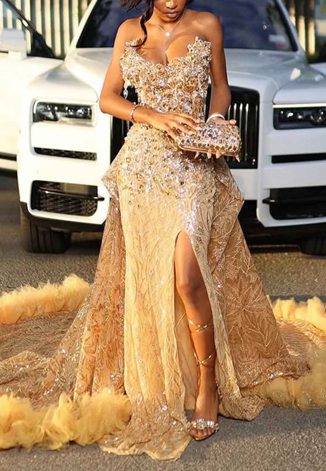 Gold V-Neck Sleeveless Appliques Beaded Sparkly Sheath Prom Dress for Black Girls