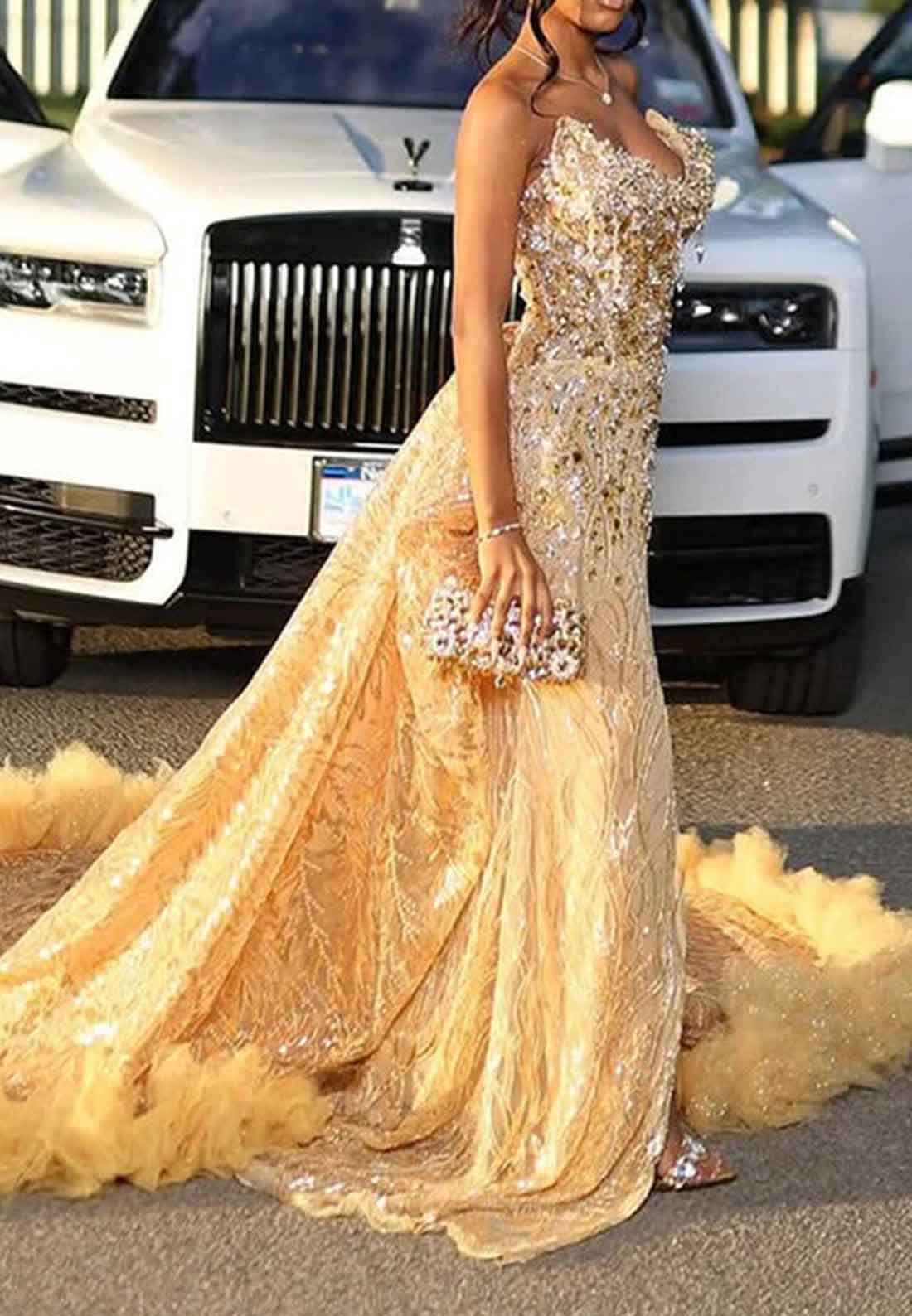 Gold V-Neck Sleeveless Appliques Beaded Sparkly Sheath Prom Dress for Black Girls