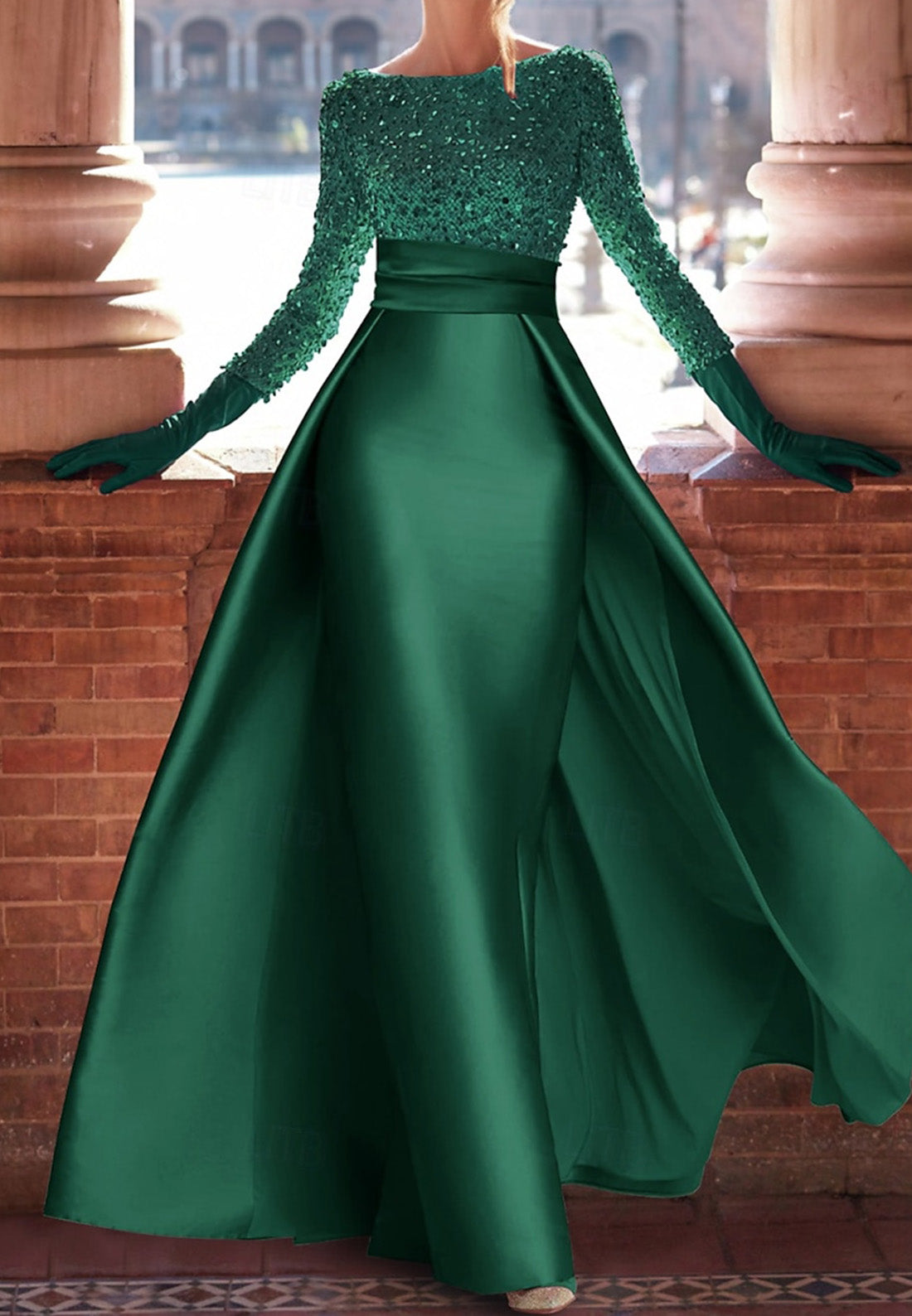 Green A-Line Satin Evening Gown Elegant Fall Wedding Guest Dress Jewel Neck with Glitter Slit