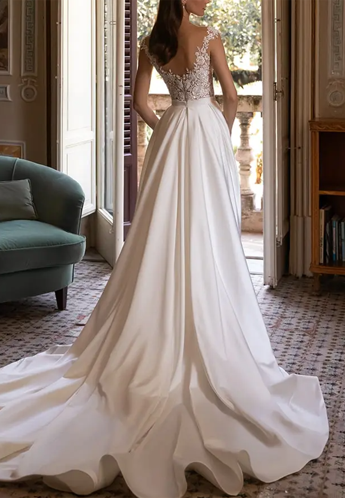 V-Neck Spaghetti Straps Appliques Ruched Mermaid Weddding Dress