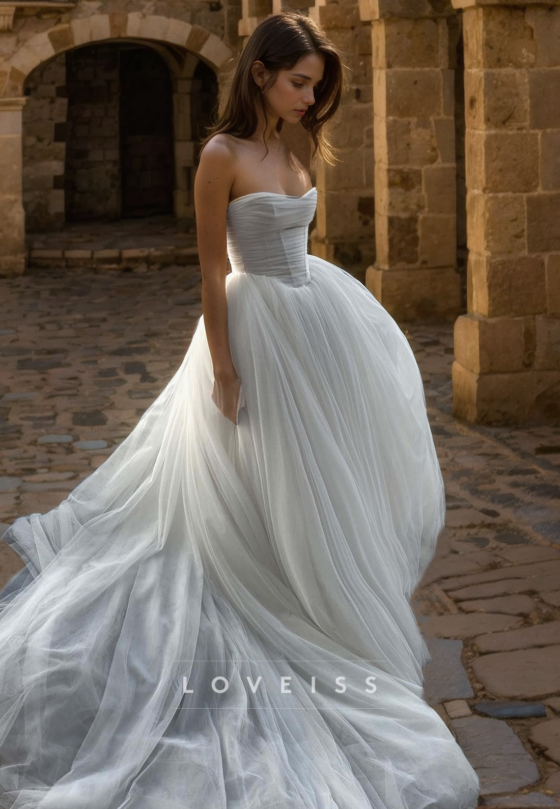 Sweetheart Sleeveless Tulle Ball Gown A-Line Wedding Dress