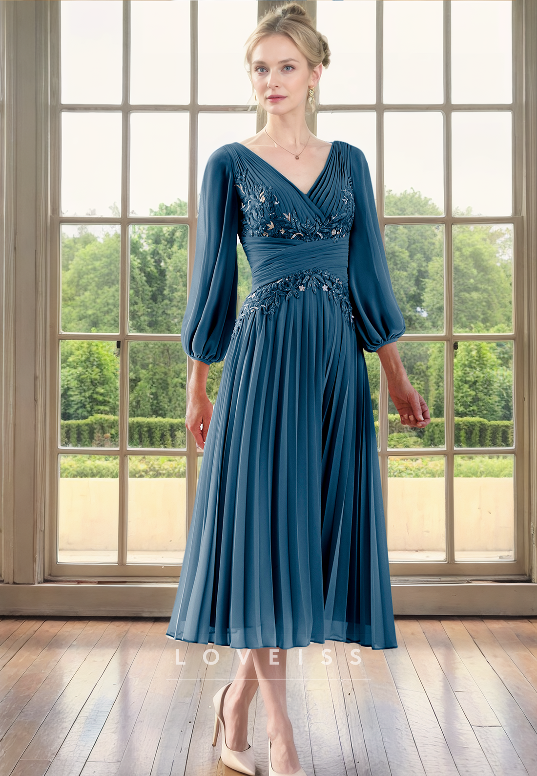 V-Neck Long Sleeves Beaded Appliques Chiffon A-Line Mother of Bride Dress Cocktail Dress