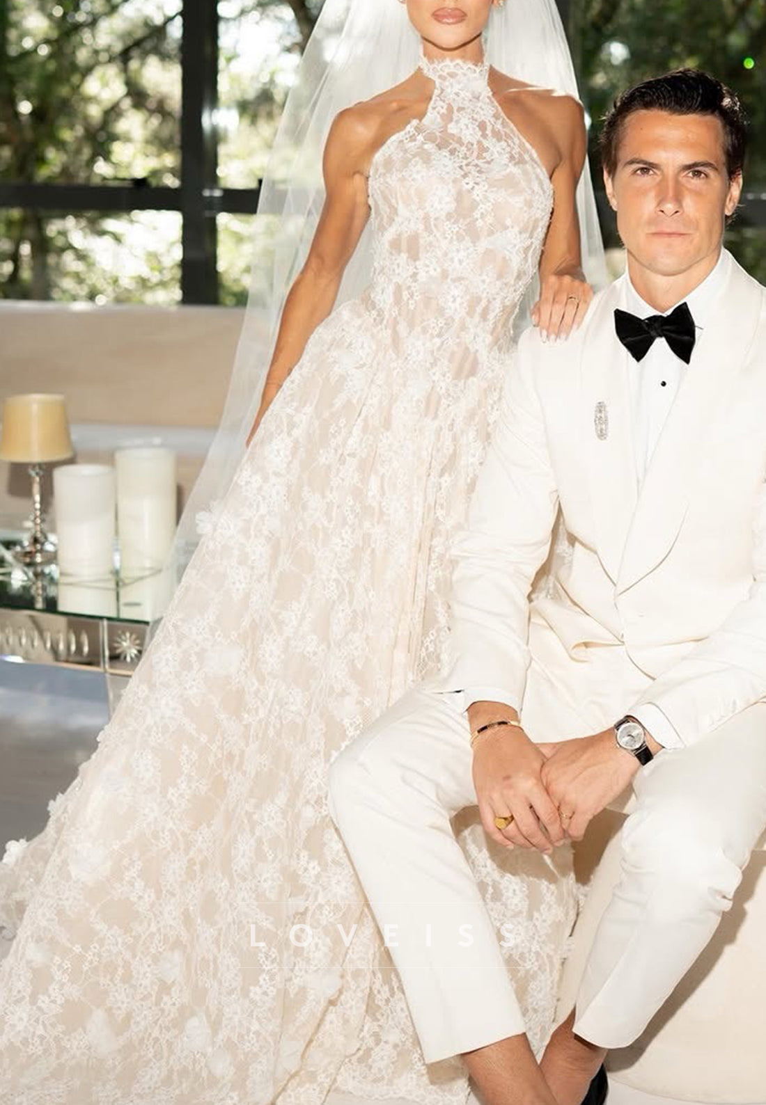 Halter Sleeveless Lace Appliques A-Line Wedding Dress
