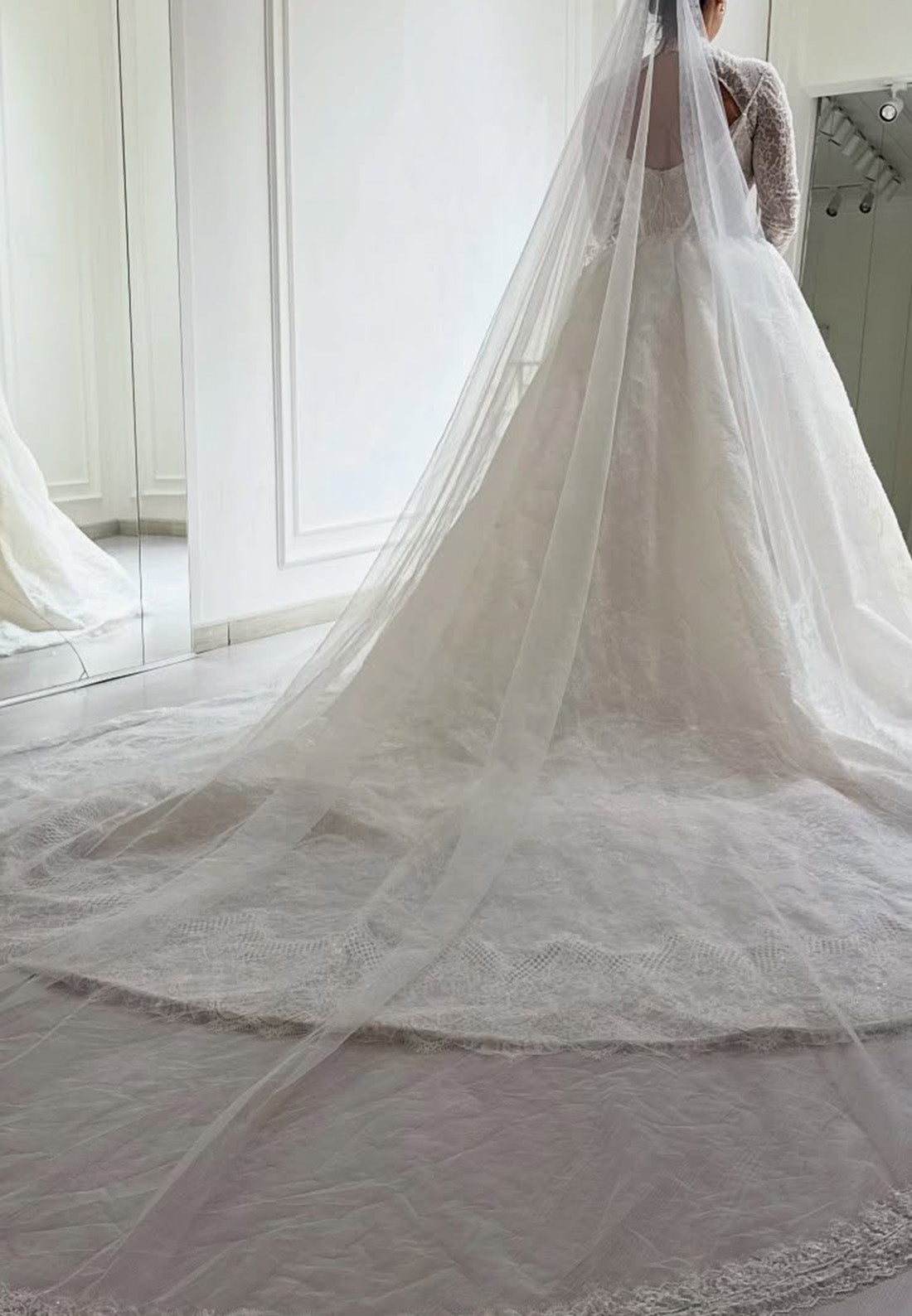 High Neck Long Sleeves Appliques Mermaid Wedding Dress