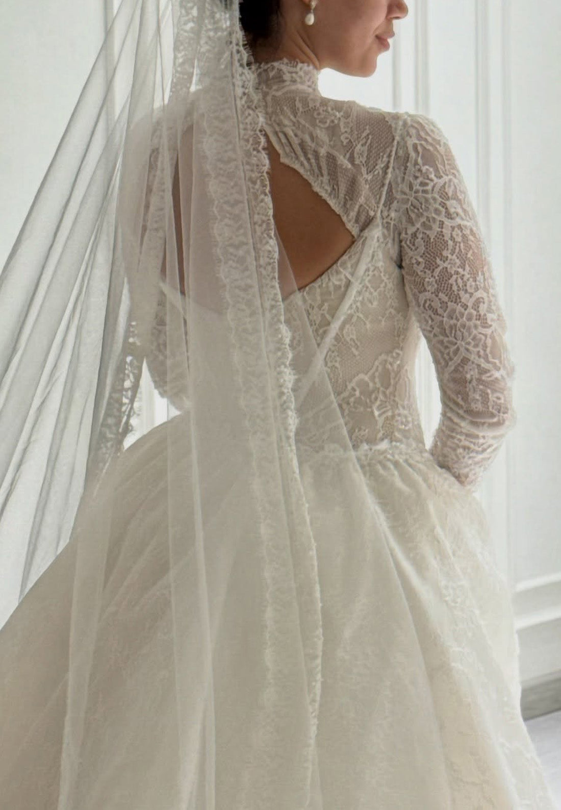High Neck Long Sleeves Appliques Mermaid Wedding Dress