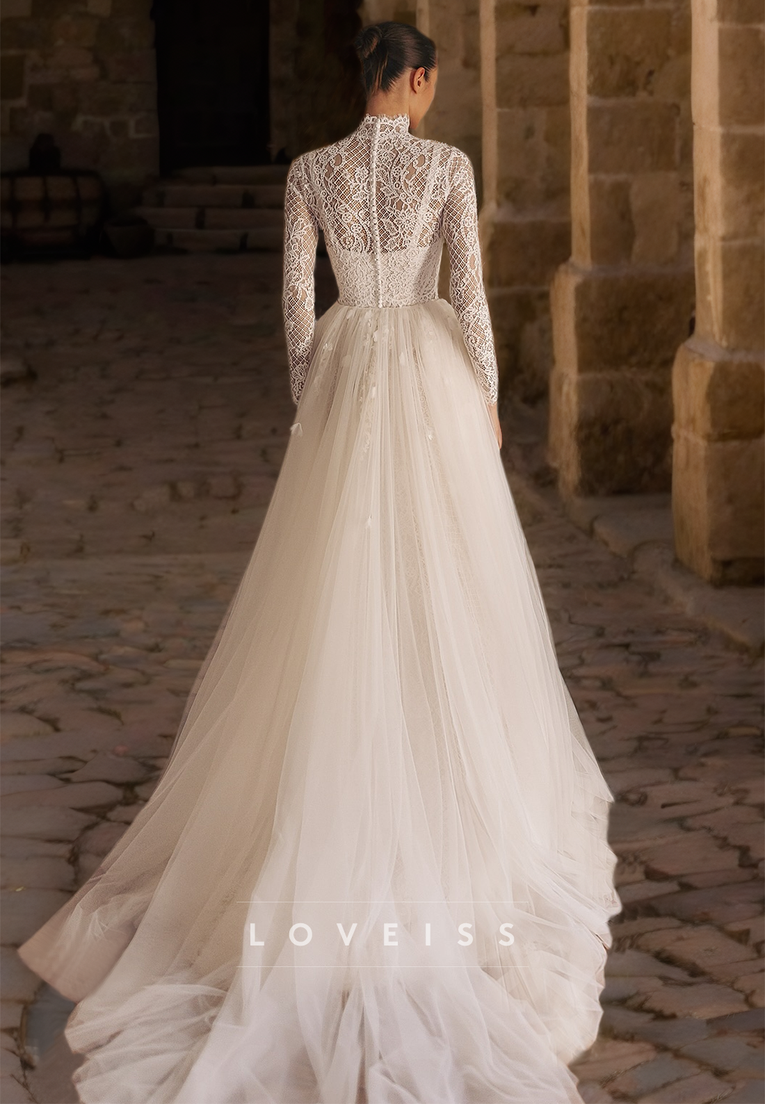 High Neck Long Sleeves Lace Appliques Tulle Ball Gown Wedding Dress