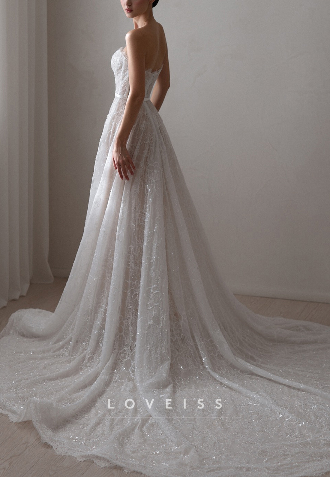High Neck Long Sleeves Sequins Appliques A-Line Wedding Dress