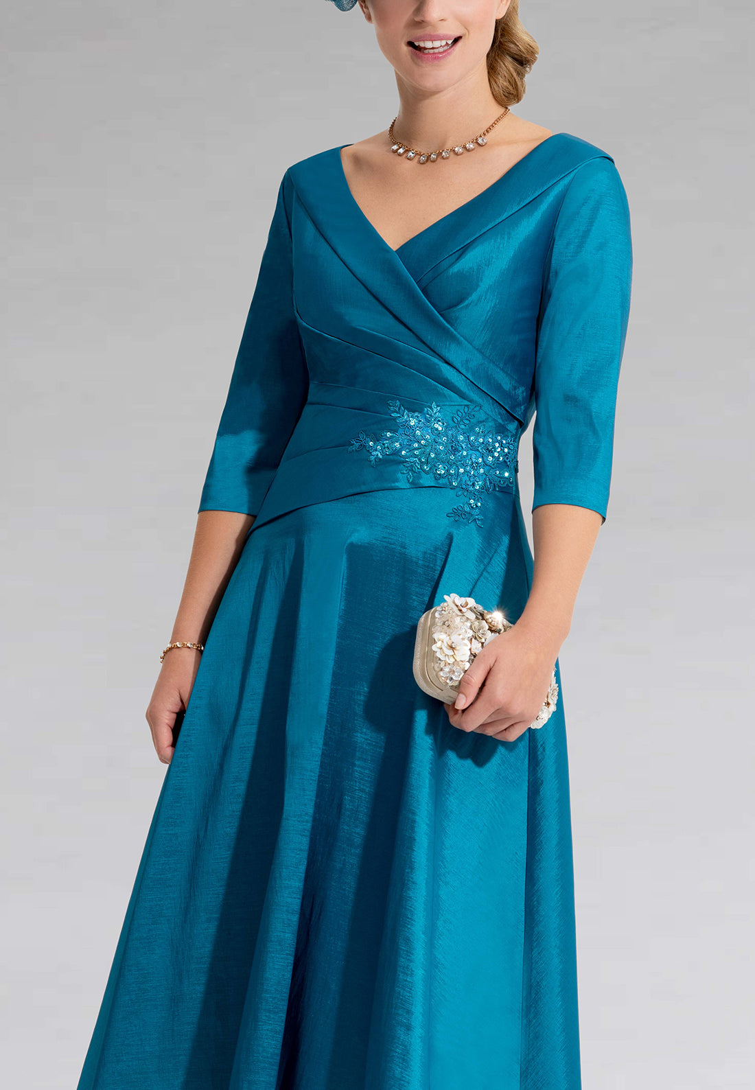 V-Neck Long Sleeves Pleated Satin Appliques A-Line Mother of Bride Dress