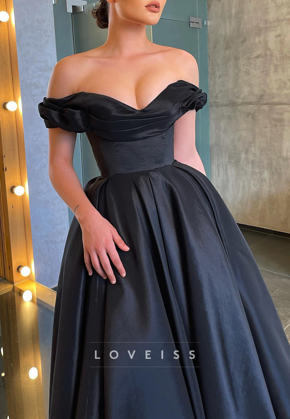 Off-Shoulder Strapless Pleated A-Line Prom Dress