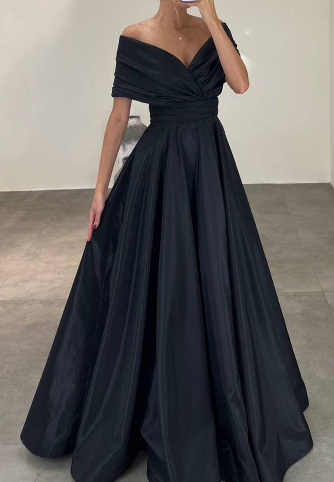 V-Neck Strapless Sleek Pleated Satin A-Line Formal Prom Dress
