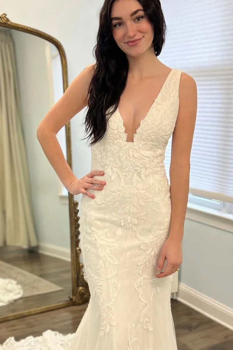 Long Mermaid Lace Wedding Beach Dress V Neck Sleeveless