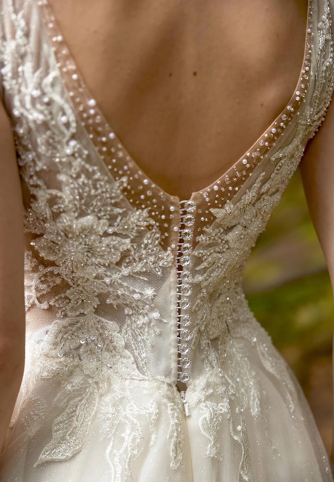 A-Line Deep V-neck Appliques Wedding Dress