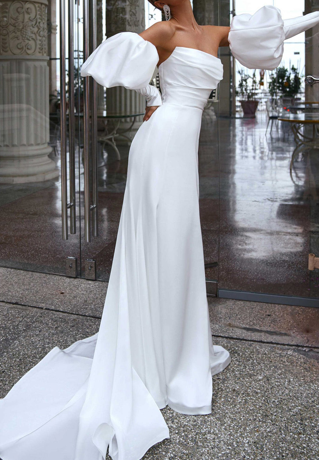 Off-Shoulder Puff Sleeves Pleated Sleek Mermaid Beach Wedding Dress