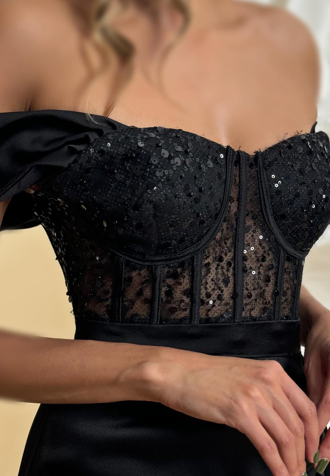 Off-Shoulder Appliques Side Slit Evening Dress Sheath Formal Dress