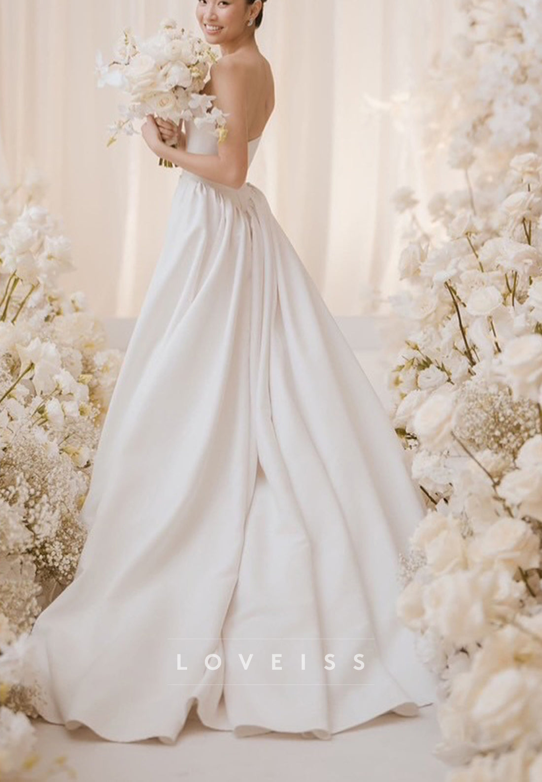 Off-Shoulder Appliques Sleek Mermaid Wedding Dress
