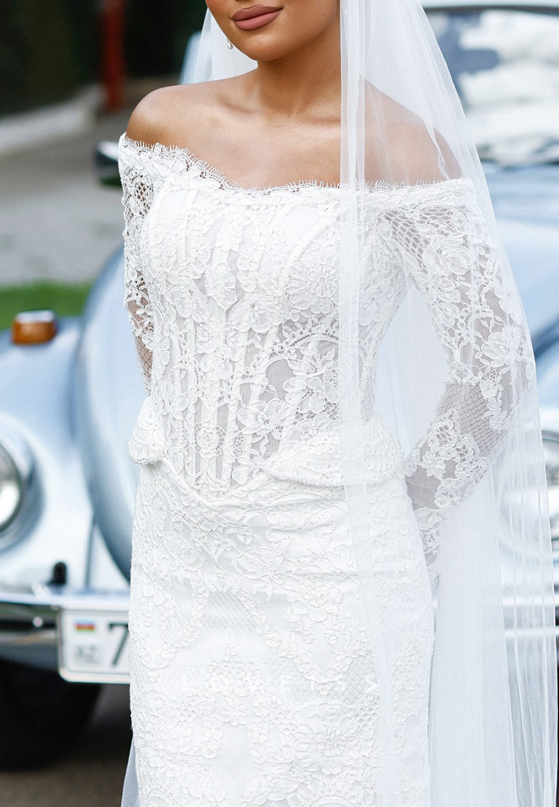 Off-Shoulder Corset Long Sleeves Appliques Mermaid Wedding Dress