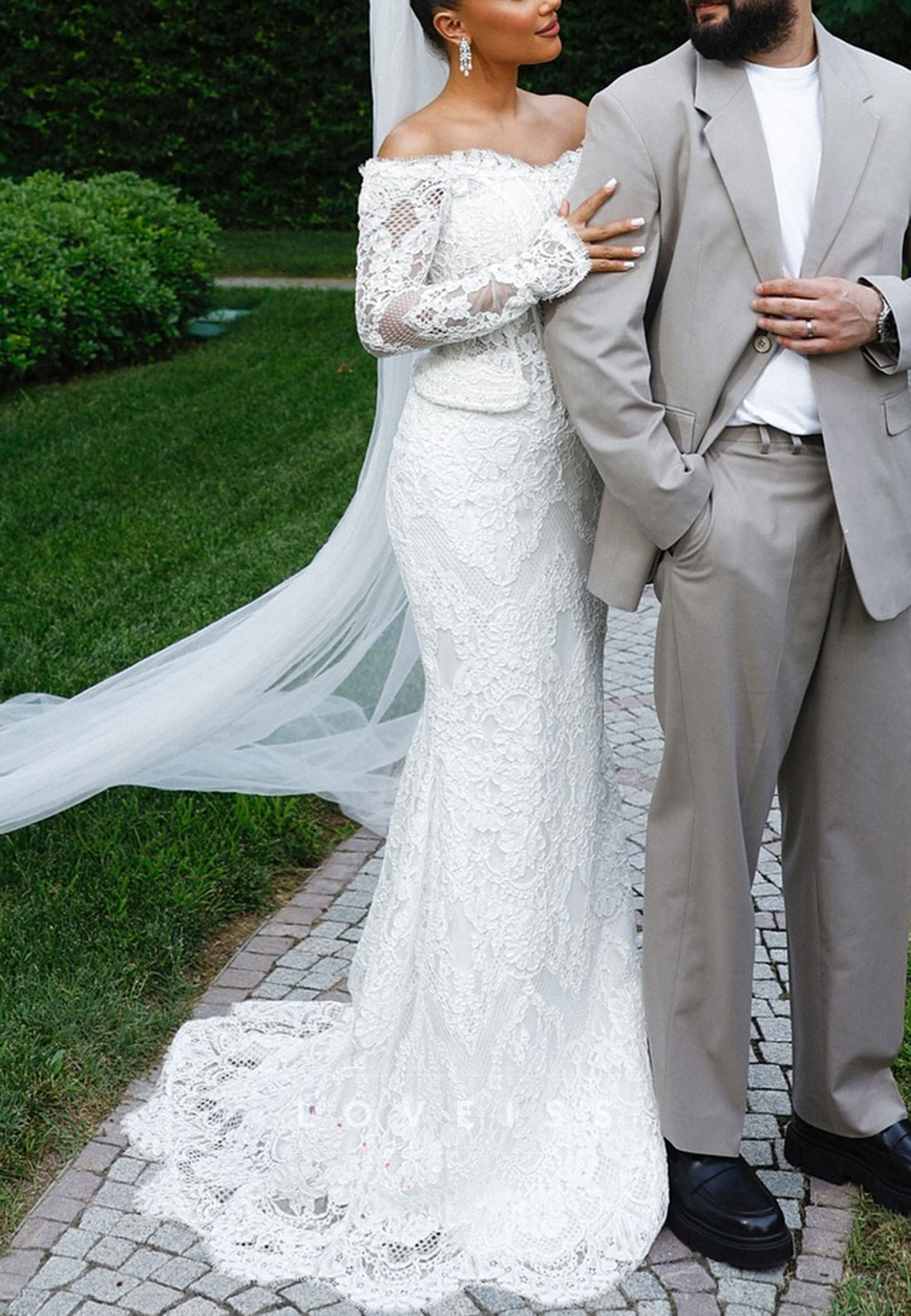 Off-Shoulder Corset Long Sleeves Appliques Mermaid Wedding Dress