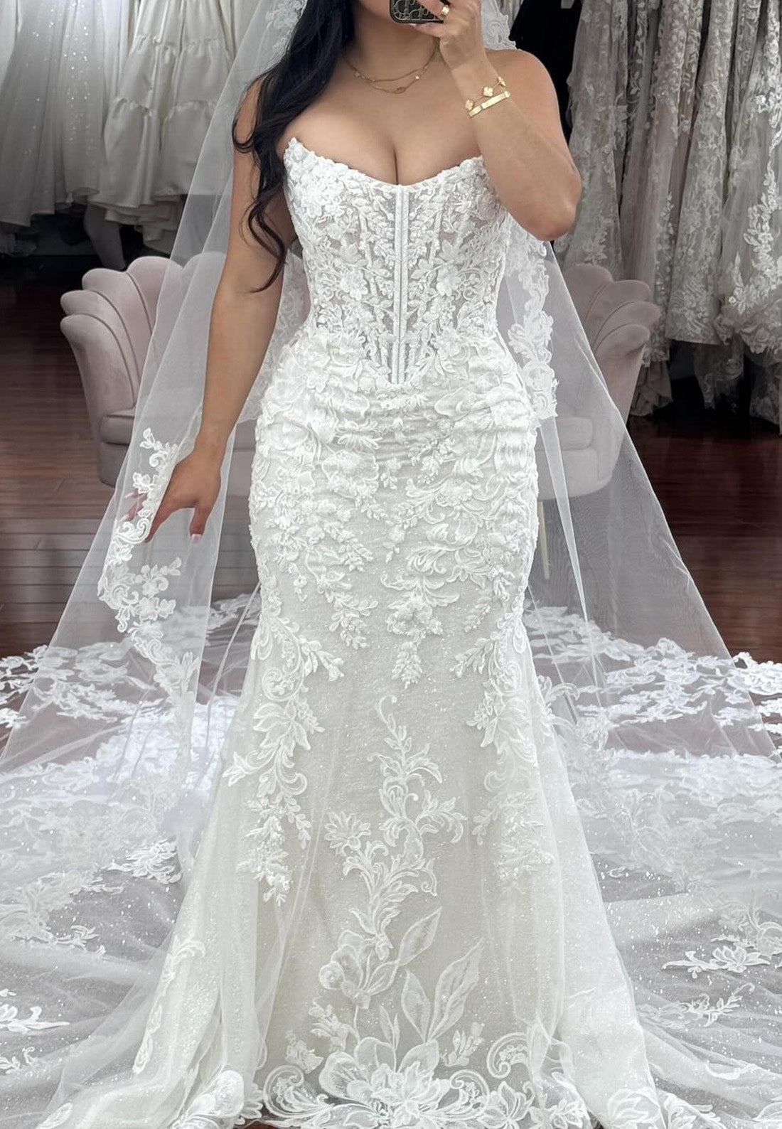 Off-Shoulder Floral Appliques Mermaid Wedding Dress