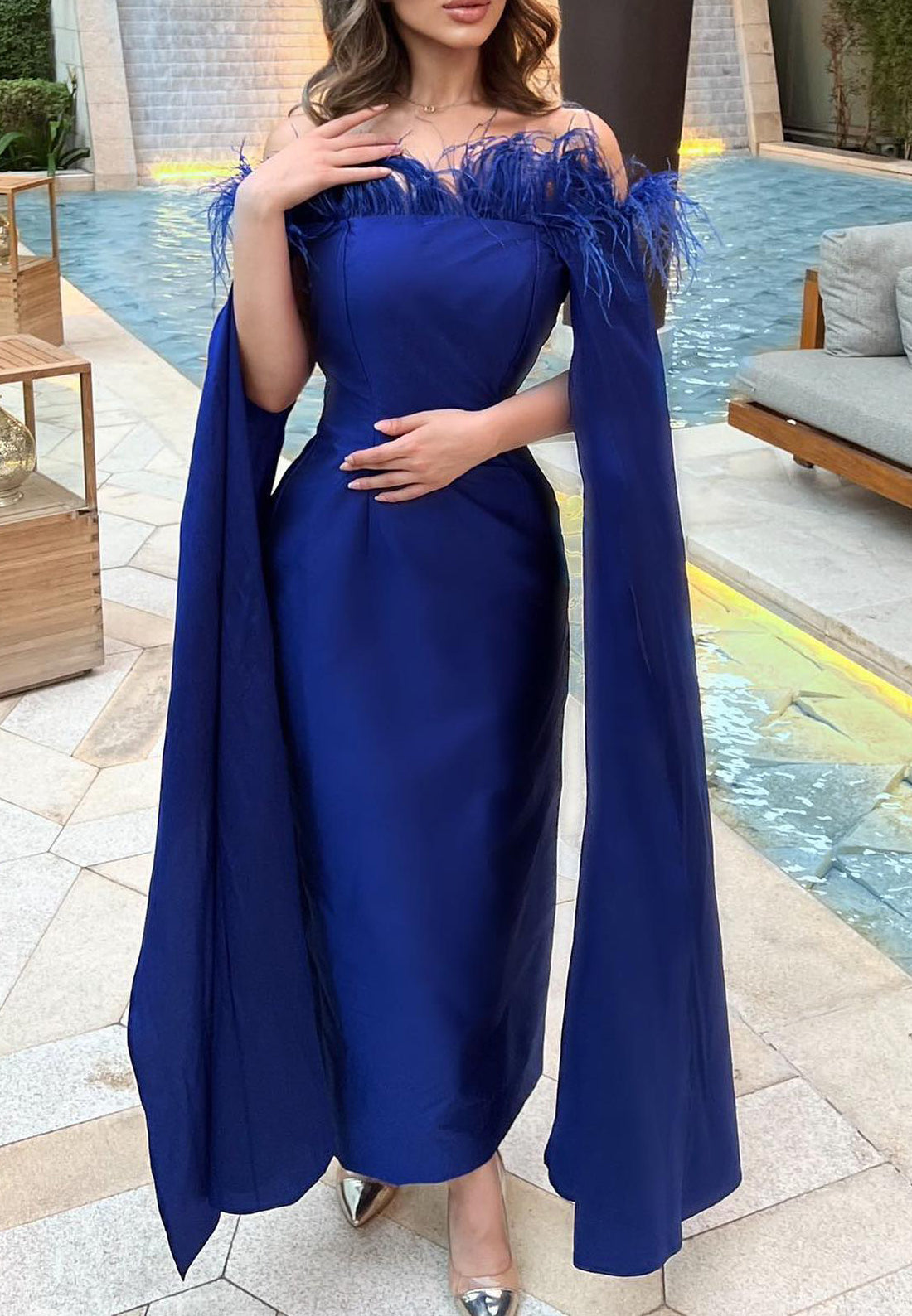Off-Shoulder Long Sleeves Feathered Sheath Evening Dress Mother of Bride Dress