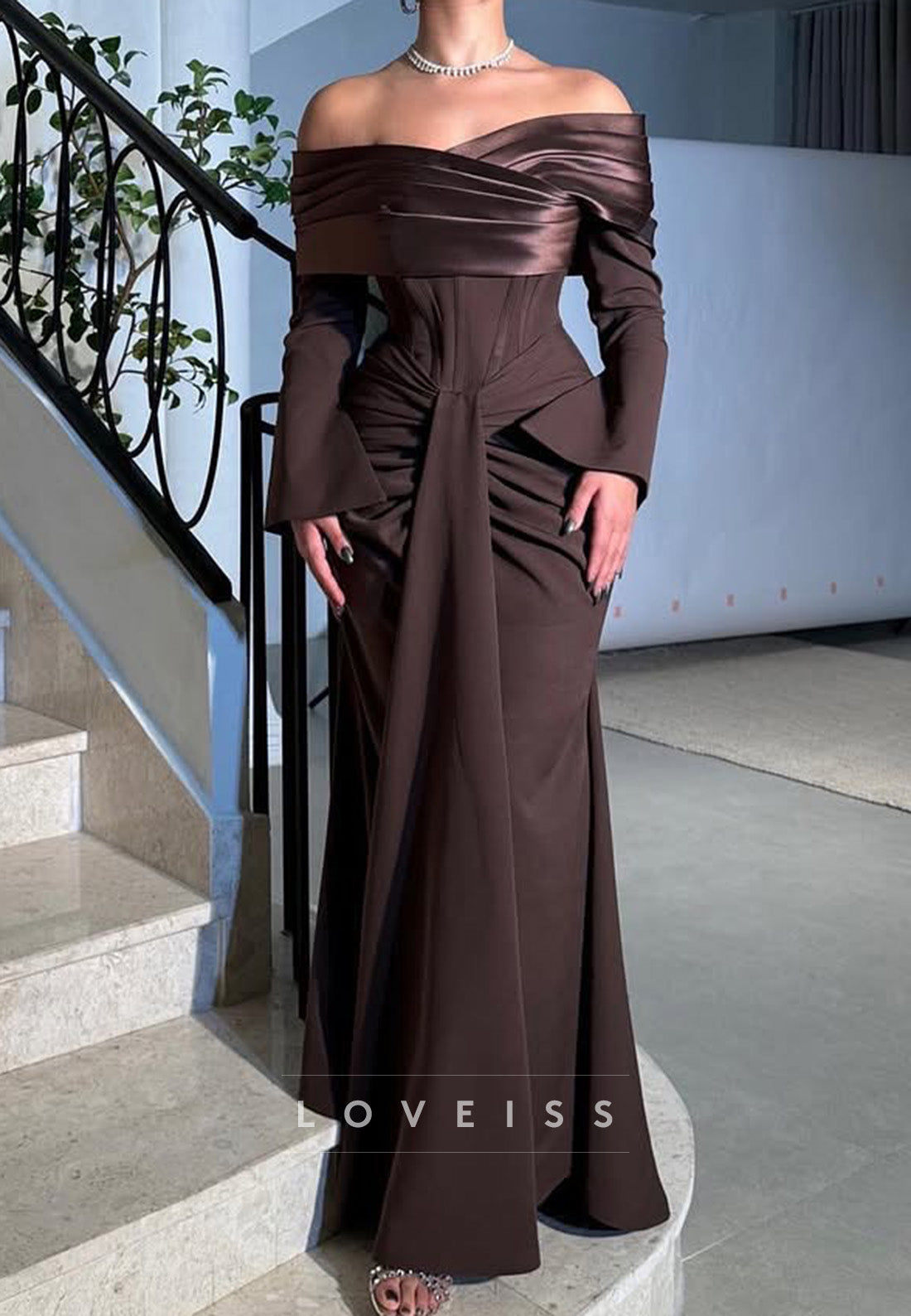 Off-Shoulder Long Sleeves Pleated Sheath Evening Dress