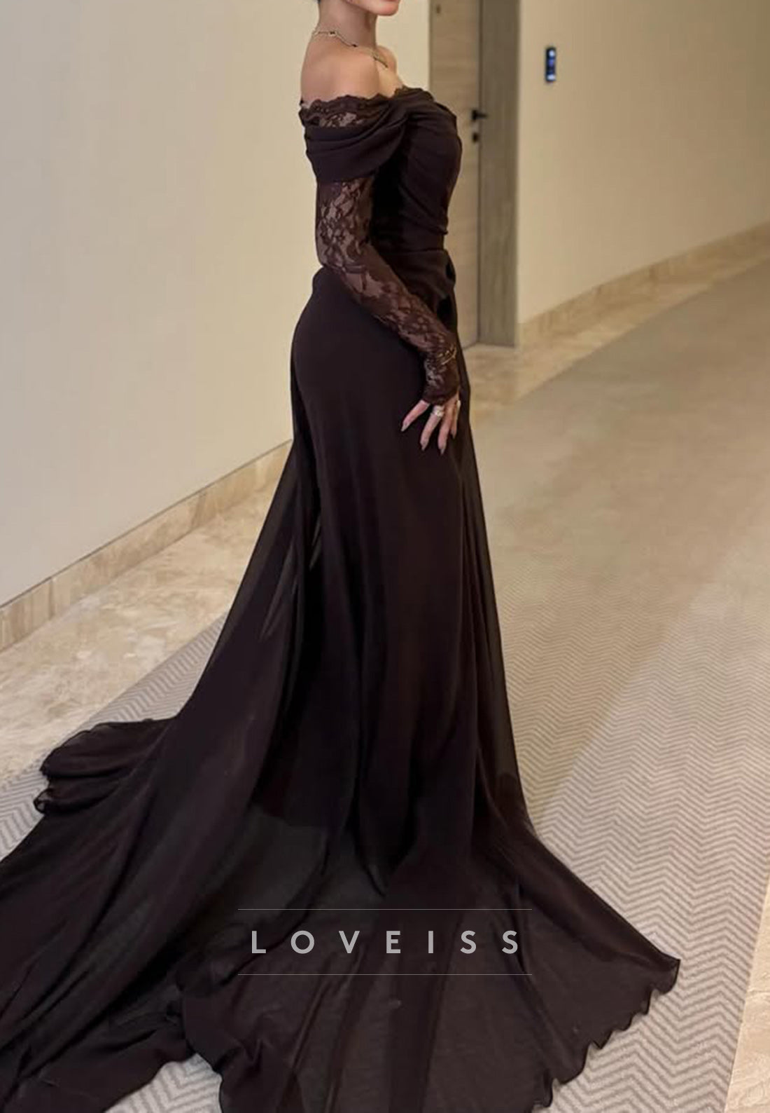 Off-Shoulder Long Sleeves Ruched Pleated Sheath Prom Dress