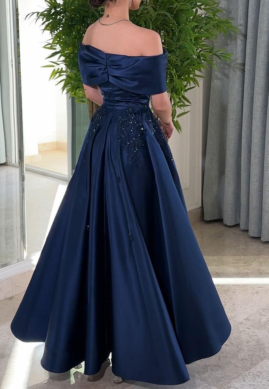 Off-Shoulder Sleeveless Appliques Evening Dress Pleated Mother of Bride Dress