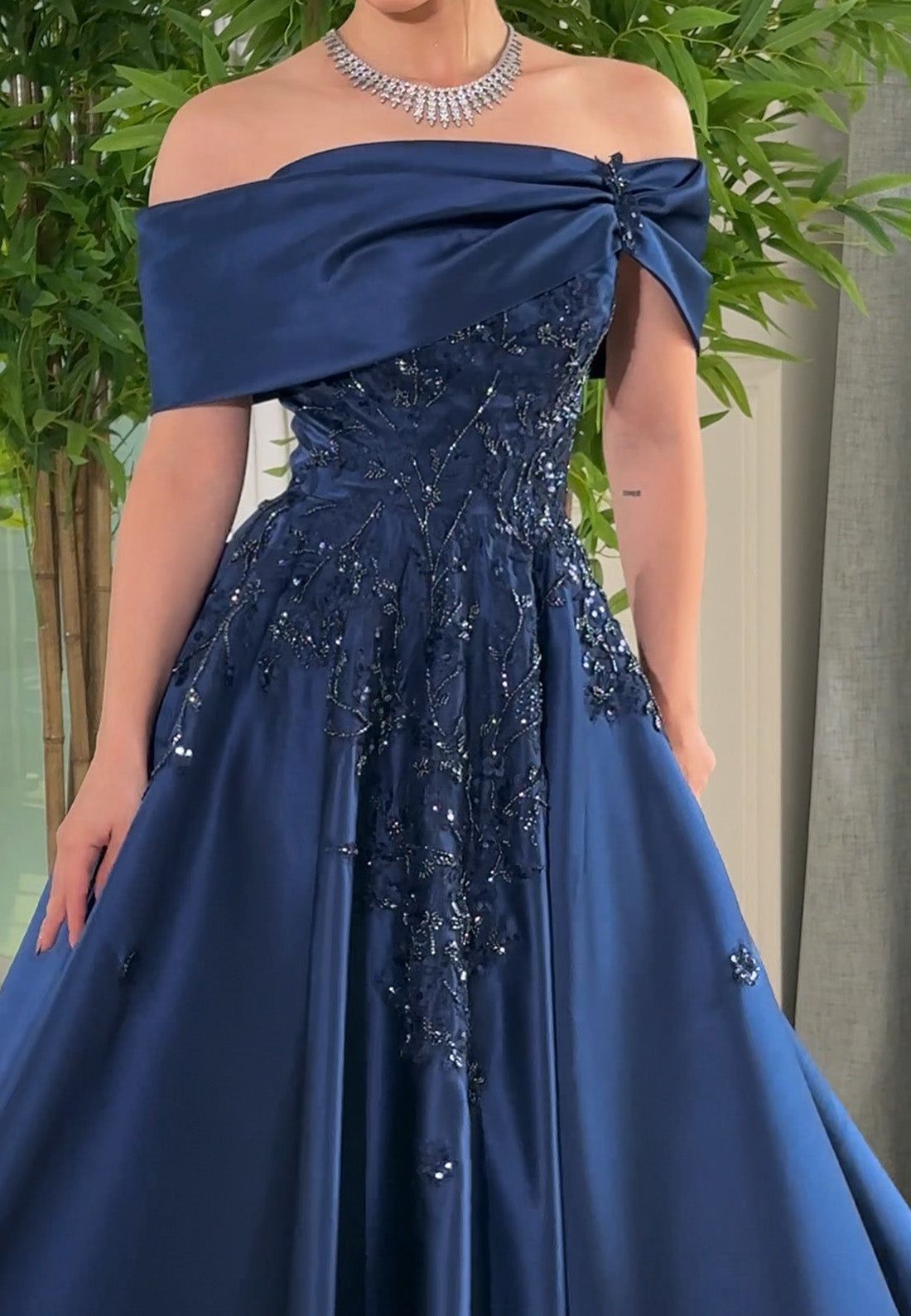 Off-Shoulder Sleeveless Appliques Evening Dress Pleated Mother of Bride Dress