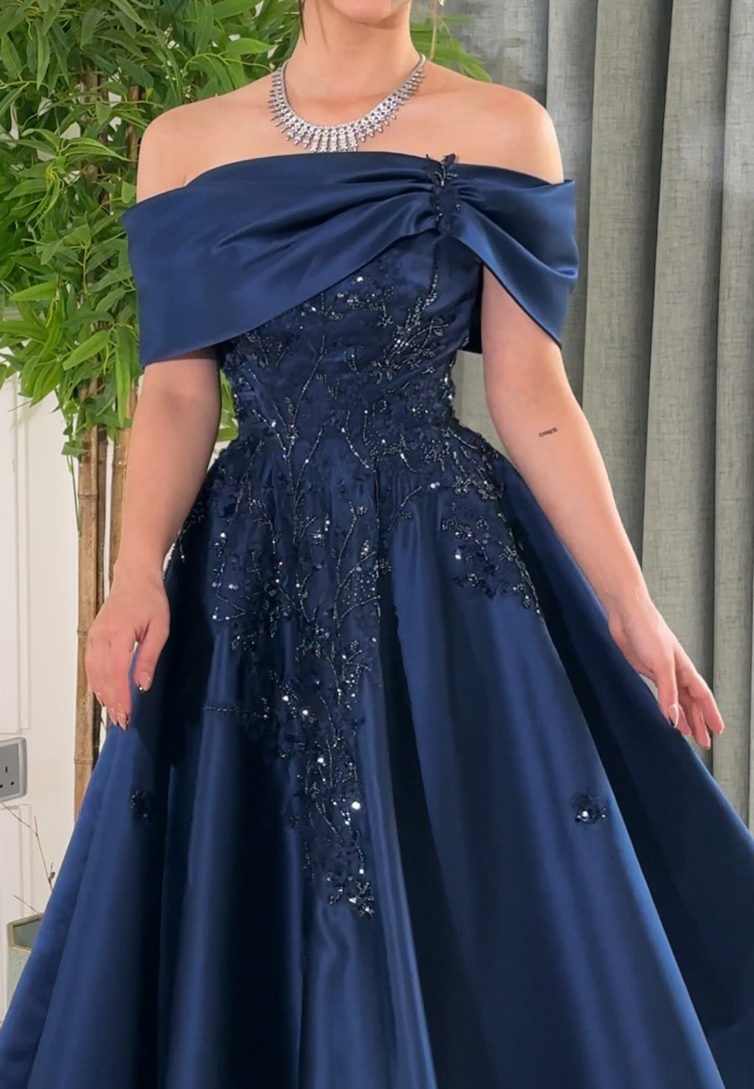 Off-Shoulder Sleeveless Appliques Evening Dress Pleated Mother of Bride Dress