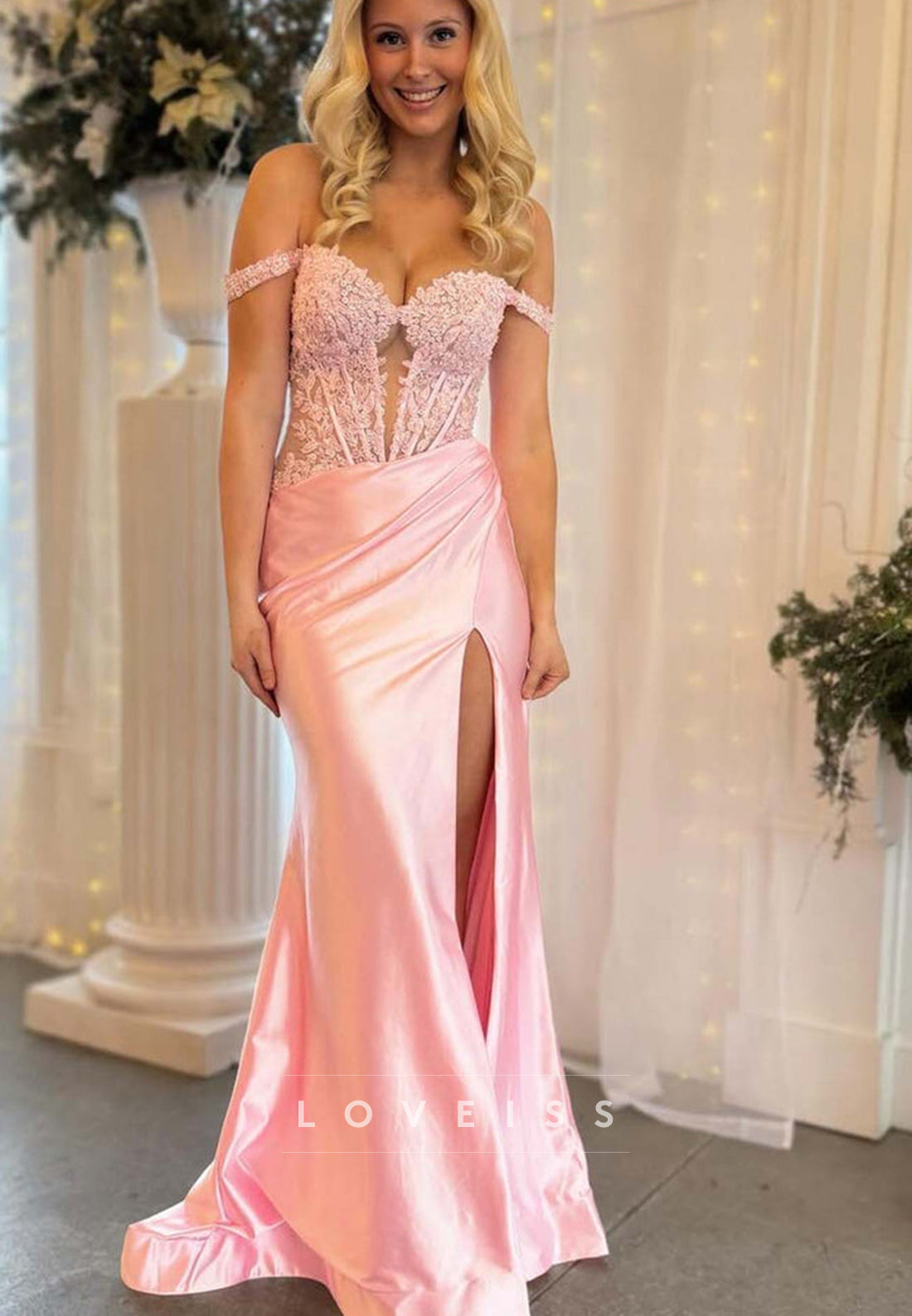 Off-Shoulder Sleeveless Appliques Pleated Sheath Prom Dress