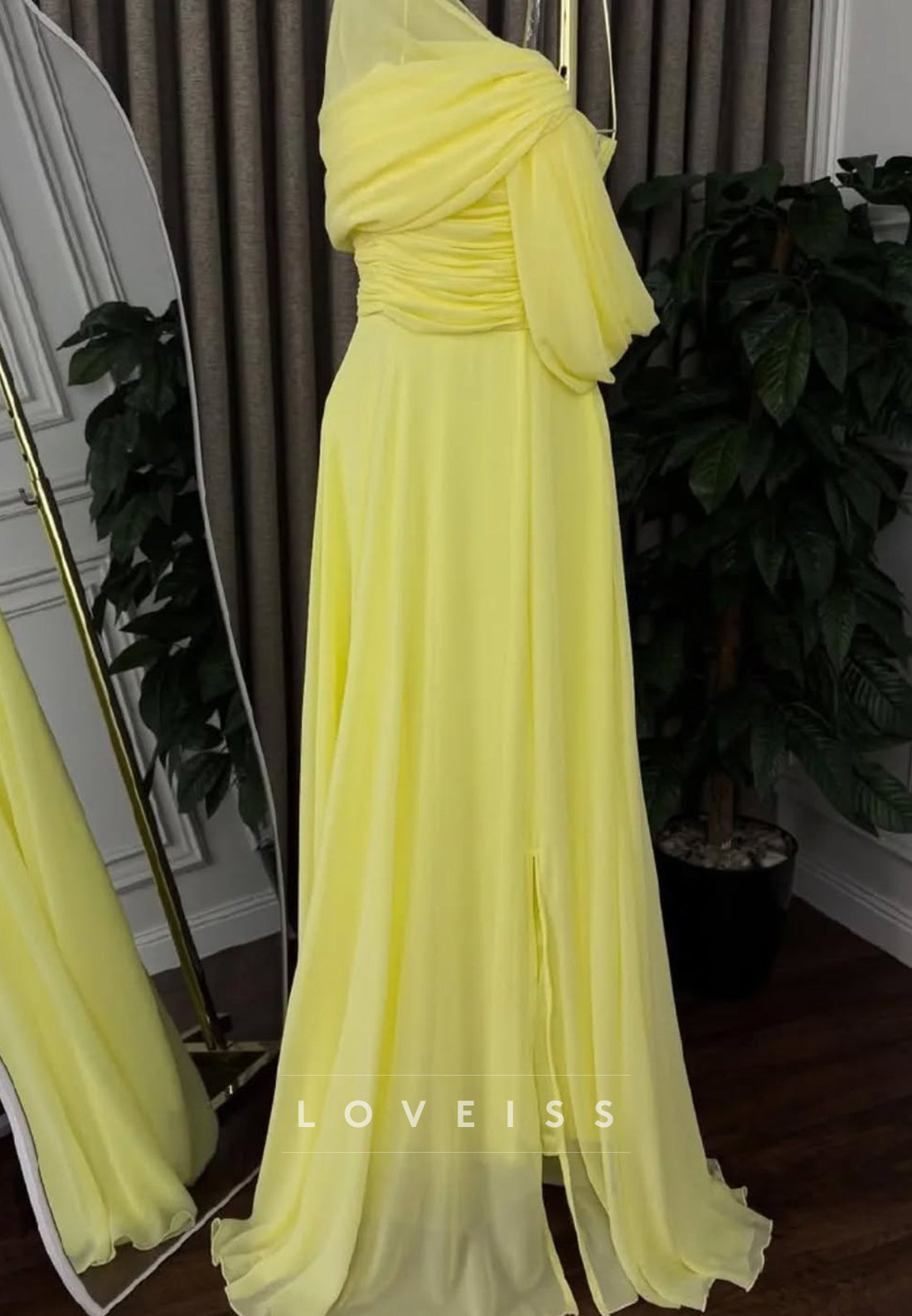 Off-Shoulder Sleeveless Chiffon Pleated A-Line Formal Dress