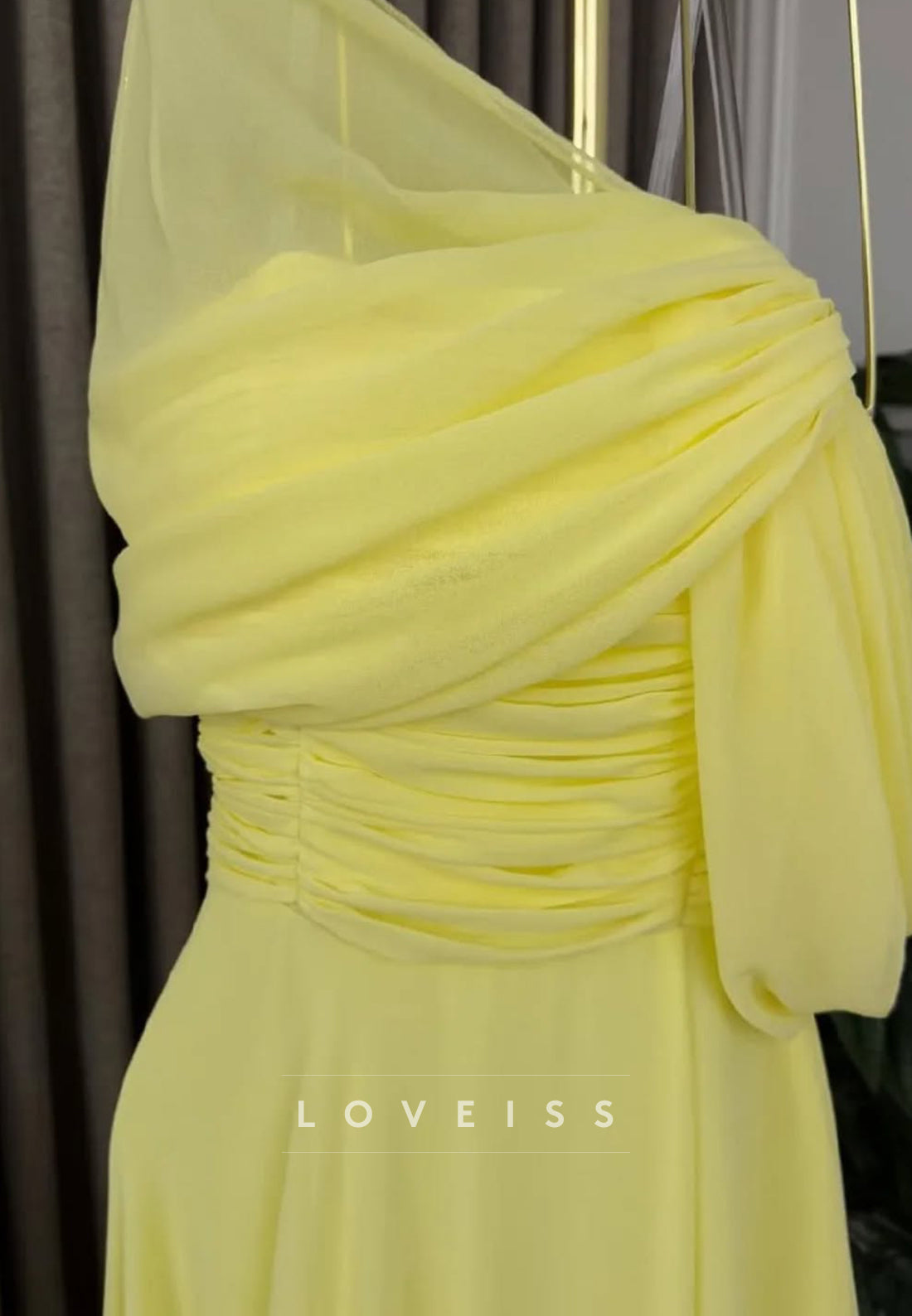 Off-Shoulder Sleeveless Chiffon Pleated A-Line Formal Dress