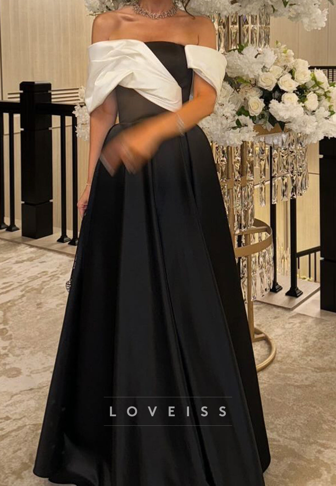 Off-Shoulder Sleeveless Pleated A-Line Prom Dress