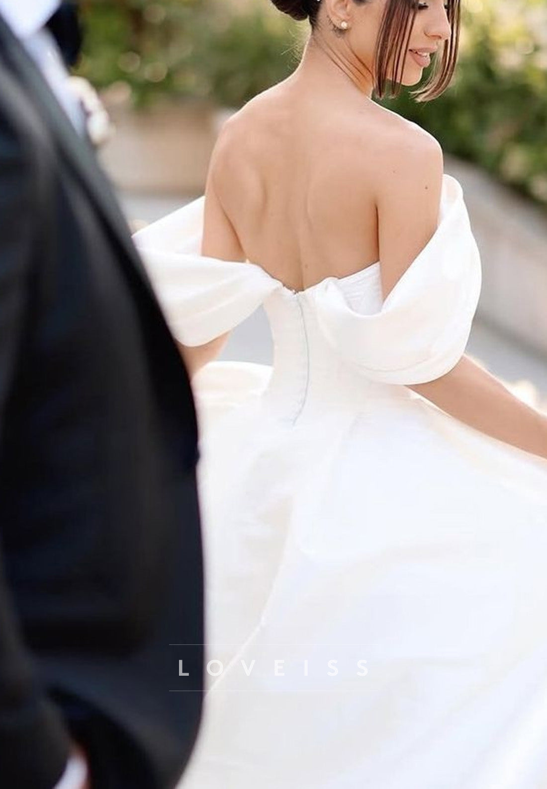 Off-Shoulder Sleeveless Pleated Satin A-Line Weding Dress