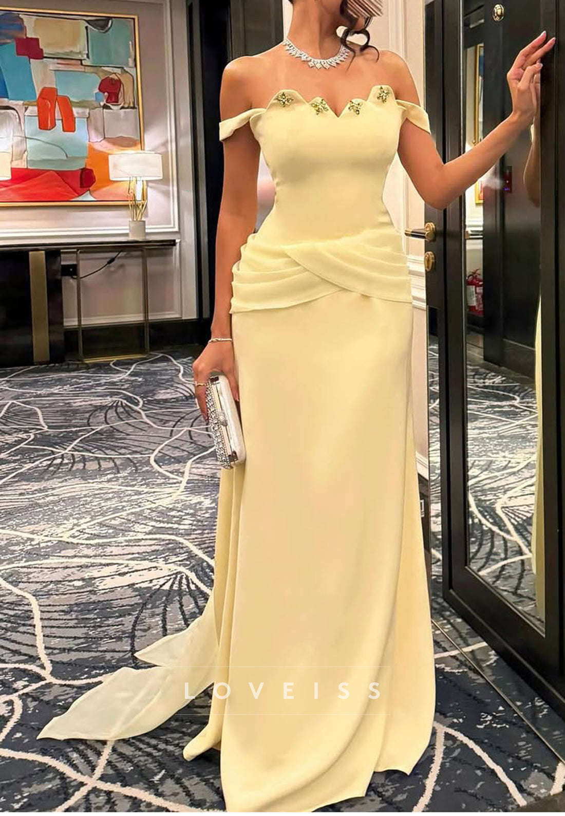 Off-Shoulder Sleeveless Pleated Sleek Sheath Formal Dress