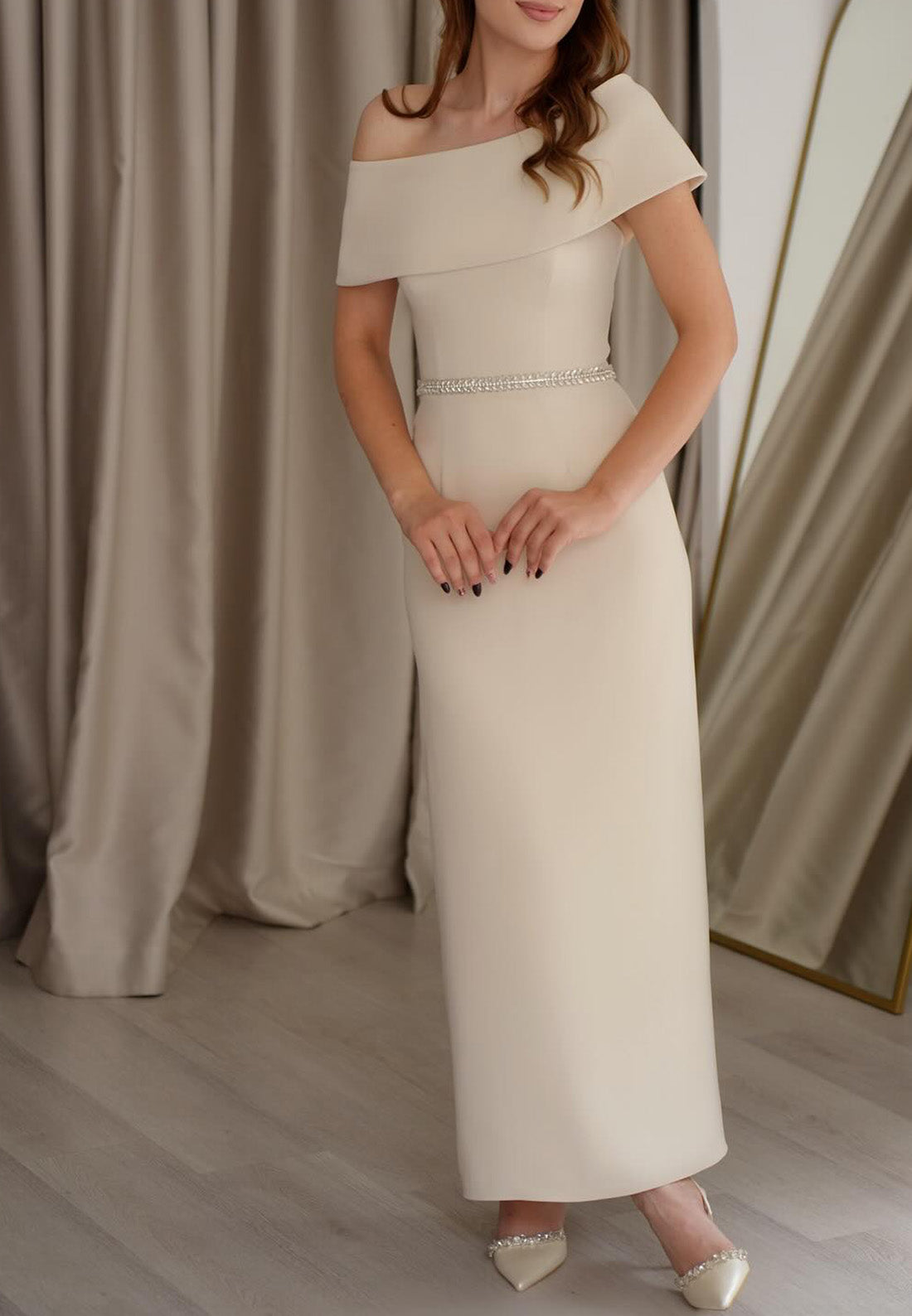 Off-Shoulder Sleeveless Sleek Sheath Mother of Bride Dress