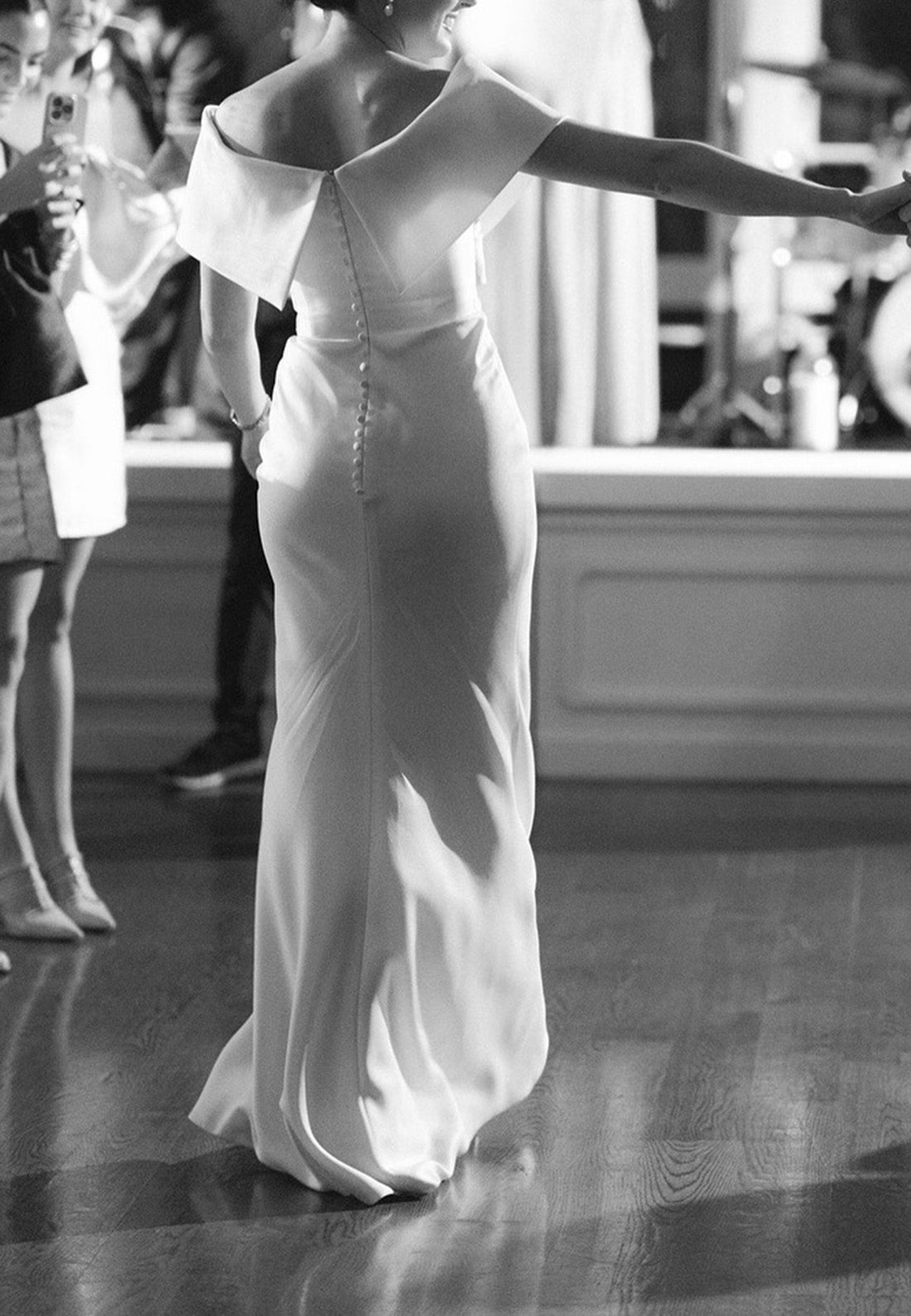 Off-Shoulder Sleeveless Sleek Simple Mermaid Wedding Dress